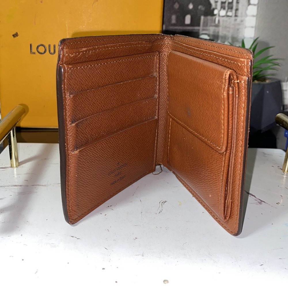 Authentic Louis Vuitton Monogram Bifold Marco Wallet - Picture 4 of 13